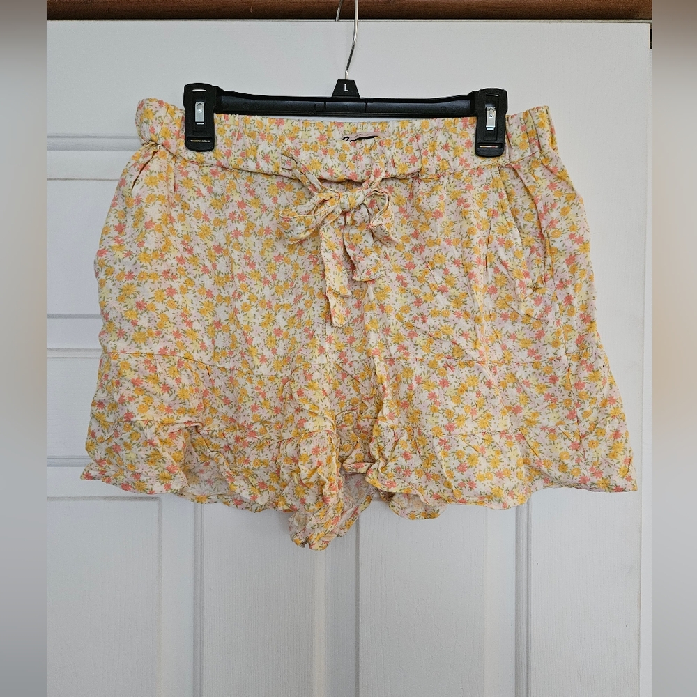 SO Floral High Waist Juniors XL Shorts - Yellow and Pink